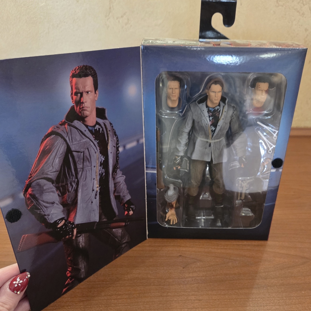 The Terminator Action Figure - Picture 3 of 3